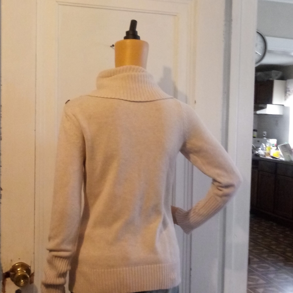 BANANA REPUBLIC SWEATER - Picture 4 of 6